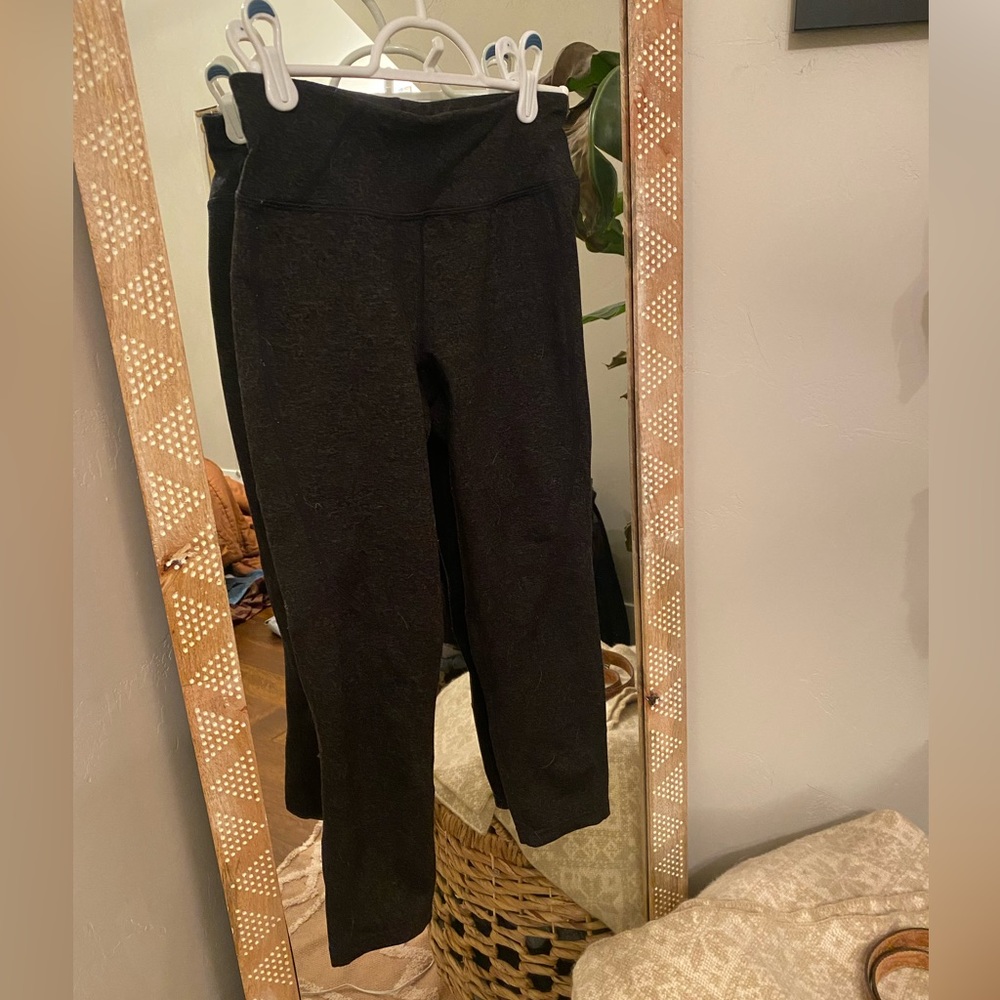 LOWEST PRICE POSSIBLE: Oakley | Grey Capri Leggings | Size S